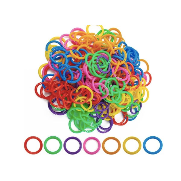 An gcuireann cosaint fáinne leabhair scaoilte plaisteach cruth cruinn ó sholas díreach na gréine moill ar a dhul in aois?